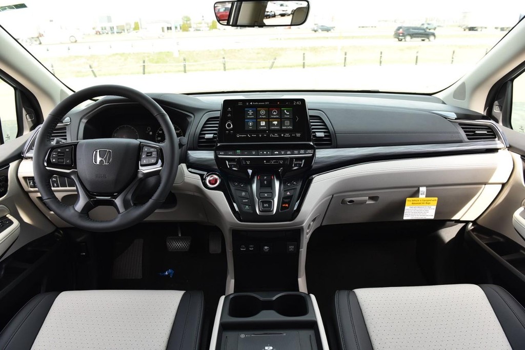 Honda Odyssey Vehicle Full-screen Gallery Image 7