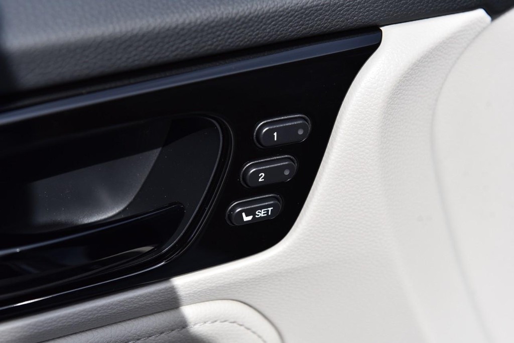 Honda Odyssey Vehicle Full-screen Gallery Image 9