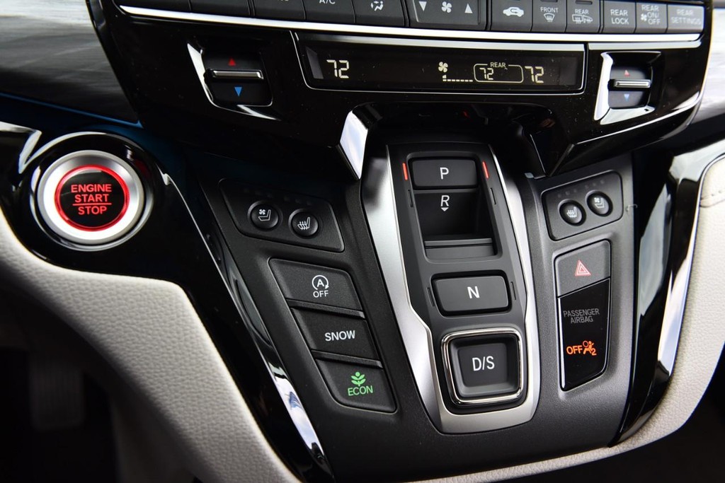 Honda Odyssey Vehicle Full-screen Gallery Image 17