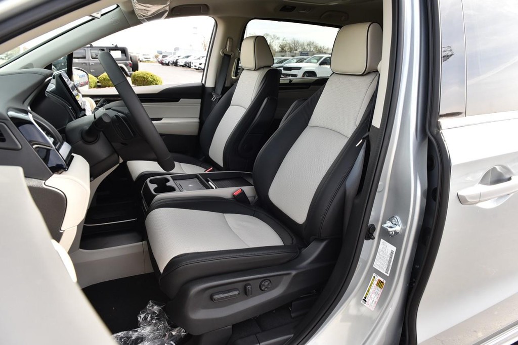 Honda Odyssey Vehicle Full-screen Gallery Image 21