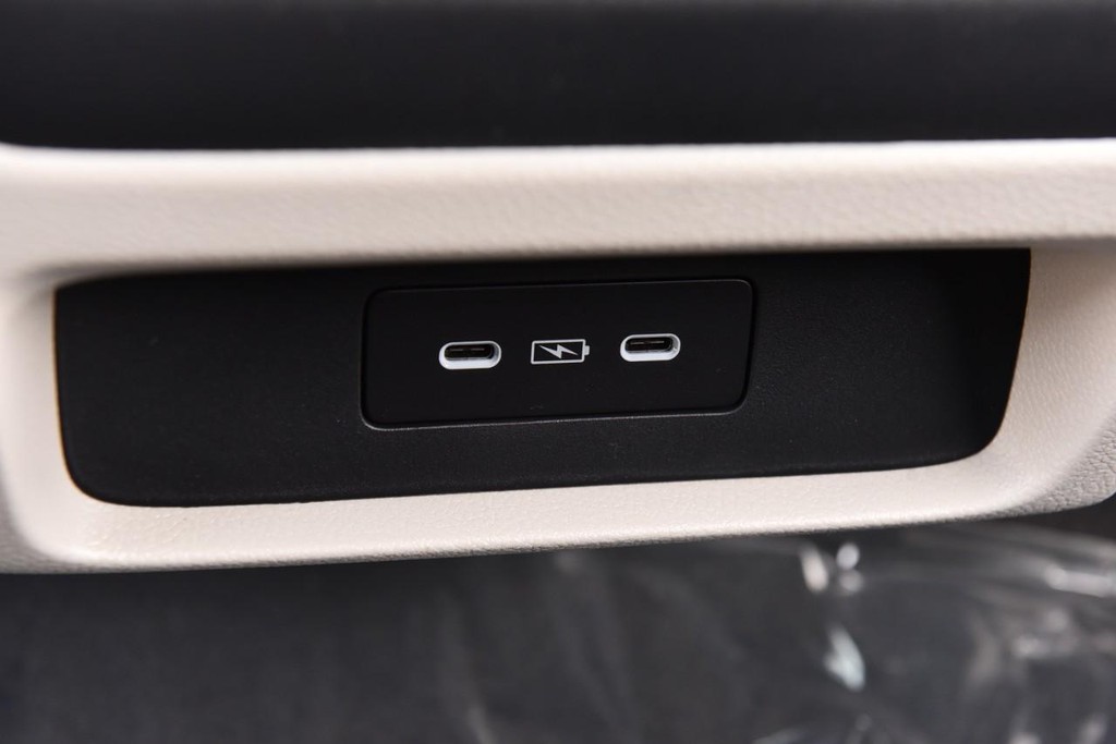 Honda Odyssey Vehicle Full-screen Gallery Image 27