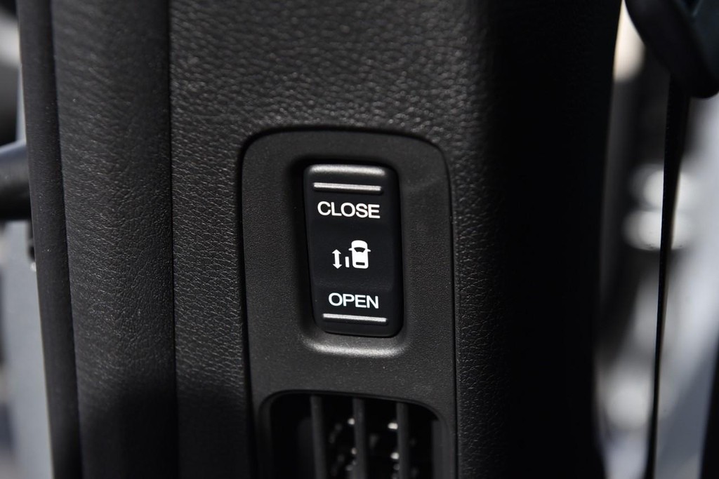 Honda Odyssey Vehicle Full-screen Gallery Image 28