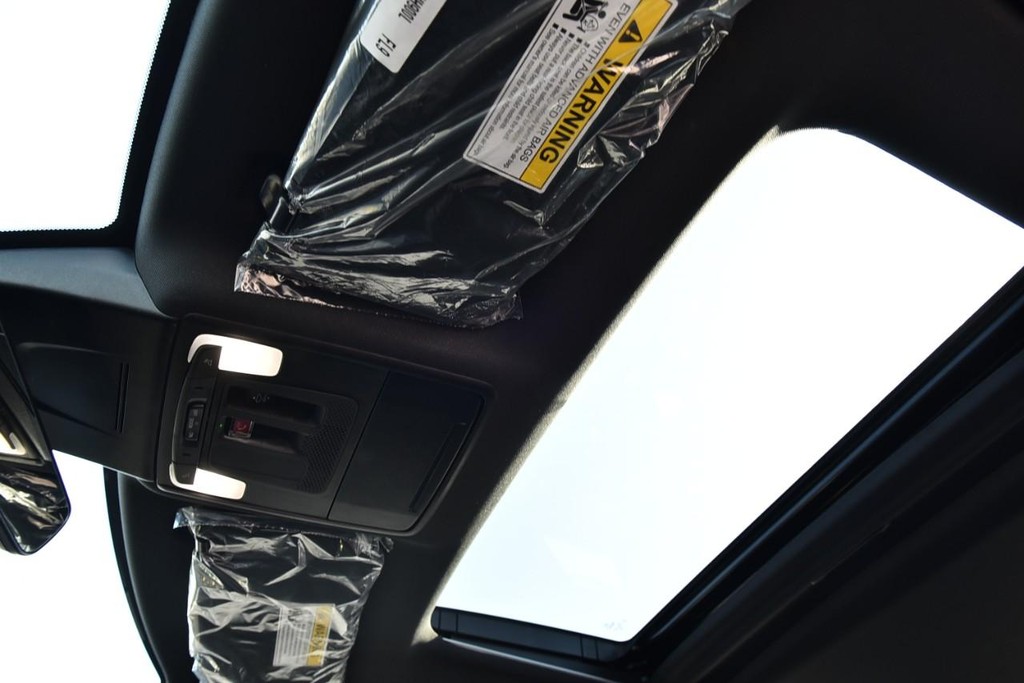 Honda Civic Hatchback Hybrid Vehicle Image 23