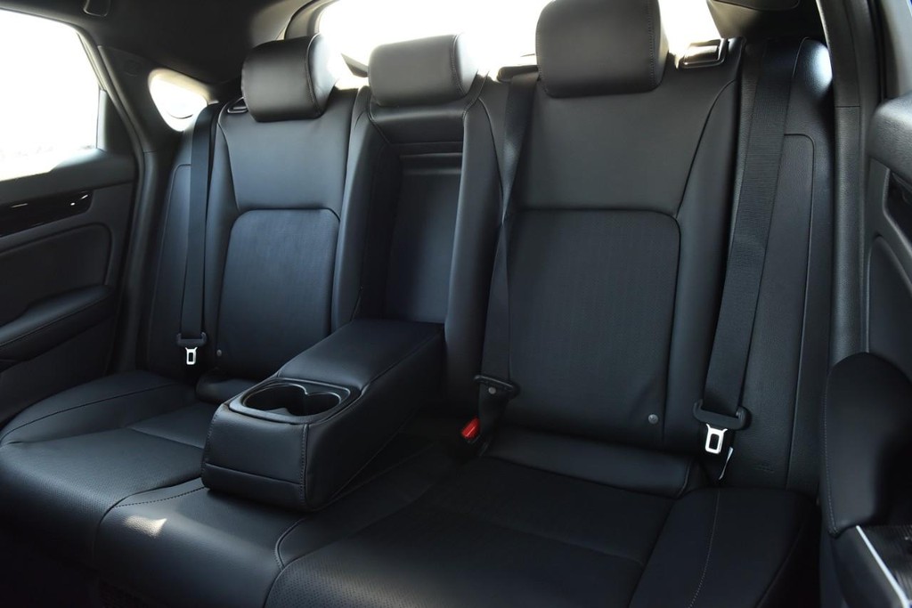 Honda Civic Hatchback Hybrid Vehicle Image 24