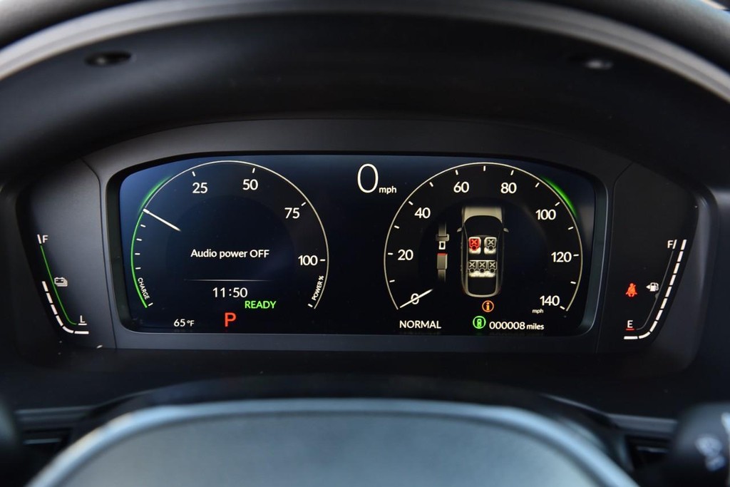 Honda Civic Hatchback Hybrid Vehicle Image 12