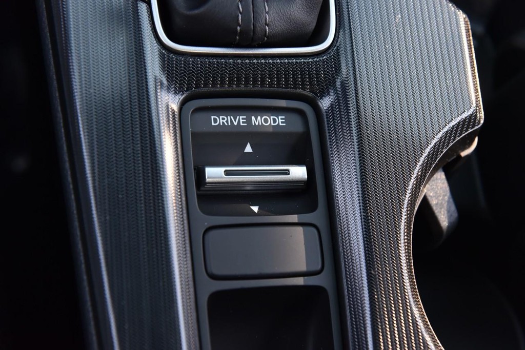 Honda Civic Hatchback Hybrid Vehicle Image 19