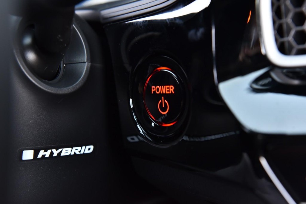 Honda Civic Hatchback Hybrid Vehicle Image 20