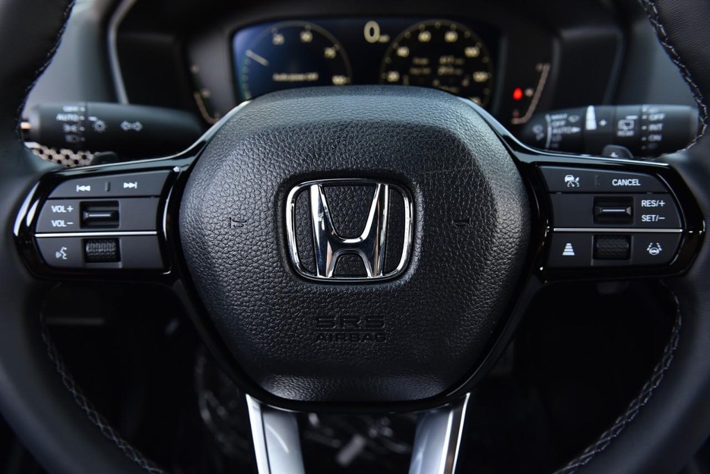 Honda Civic Hatchback Hybrid Vehicle Image 21