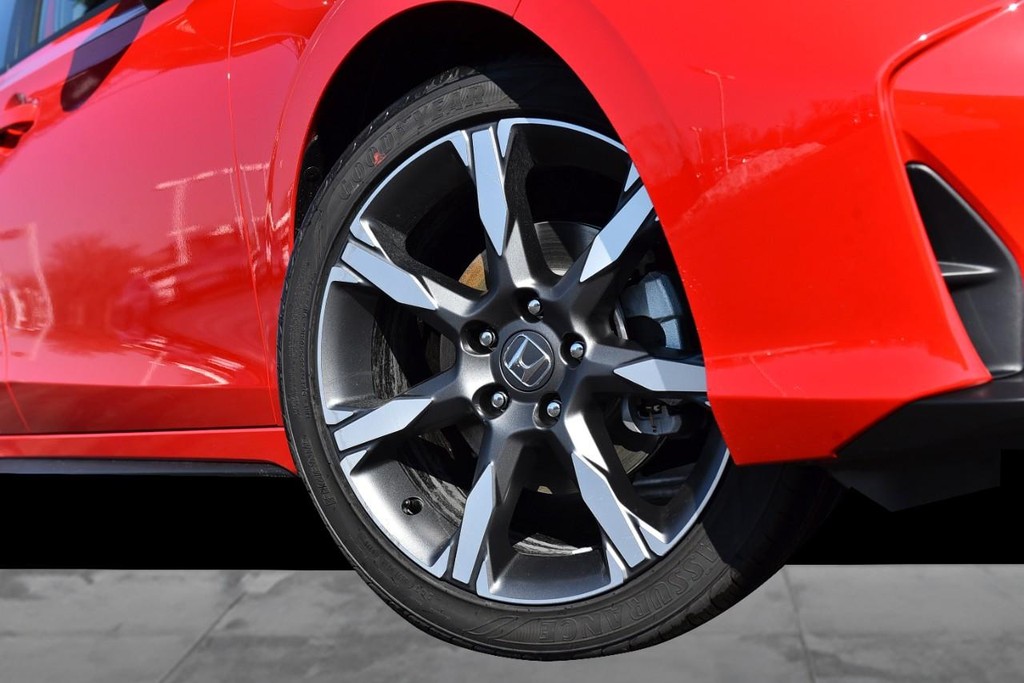 Honda Civic Hatchback Hybrid Vehicle Image 03