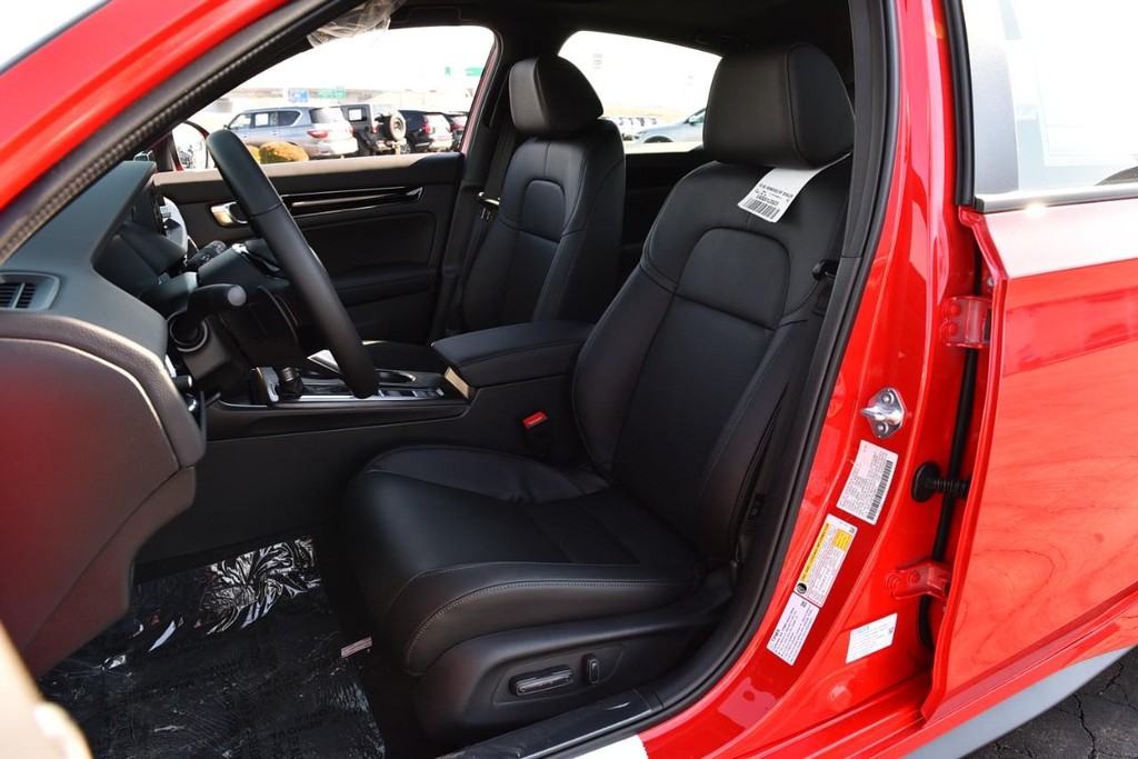 Honda Civic Hatchback Hybrid Vehicle Image 20