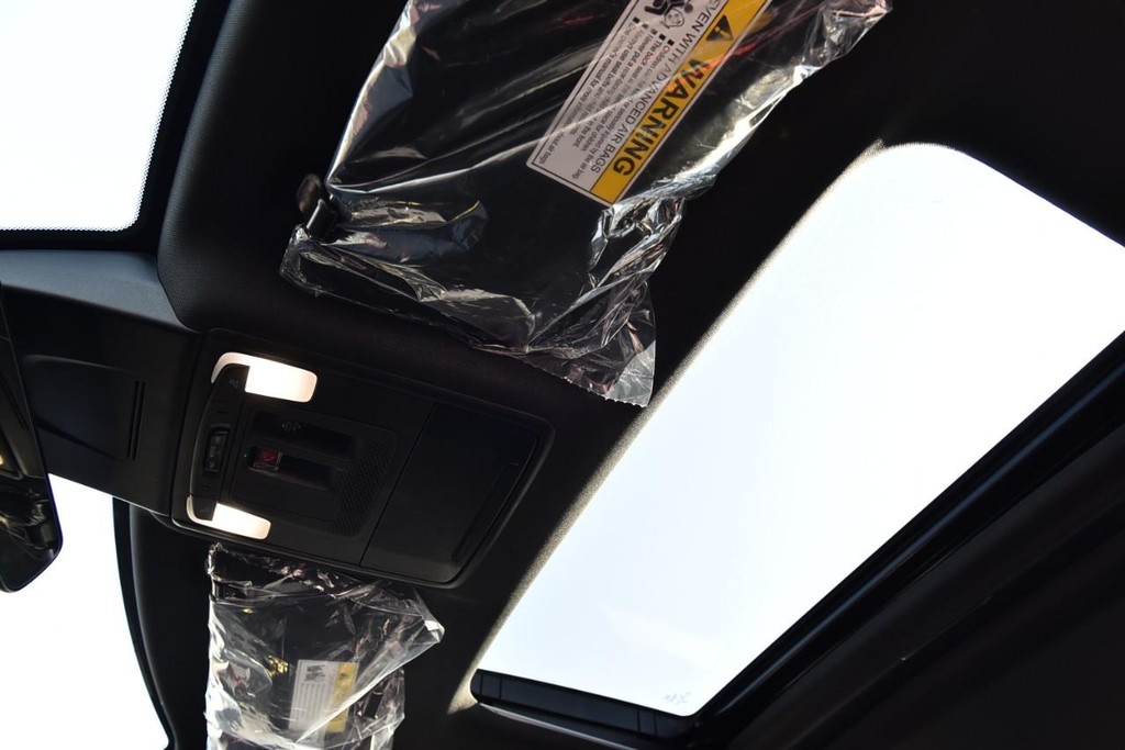 Honda Civic Hatchback Hybrid Vehicle Image 22