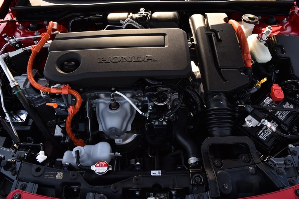 Honda Civic Hatchback Hybrid Vehicle Image 25