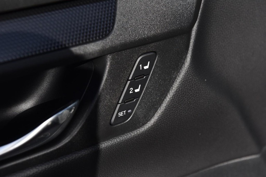 Honda CR-V Hybrid Vehicle Image 09