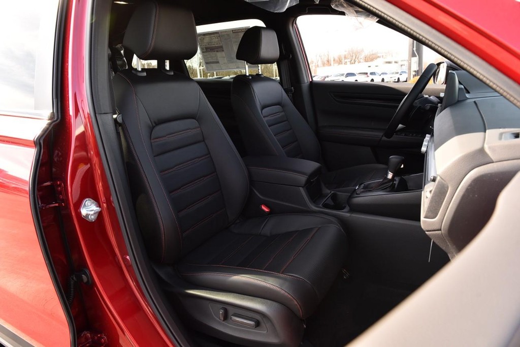 Honda CR-V Hybrid Vehicle Image 23