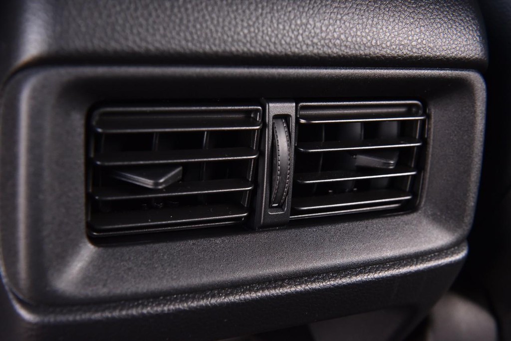 Honda CR-V Hybrid Vehicle Image 26