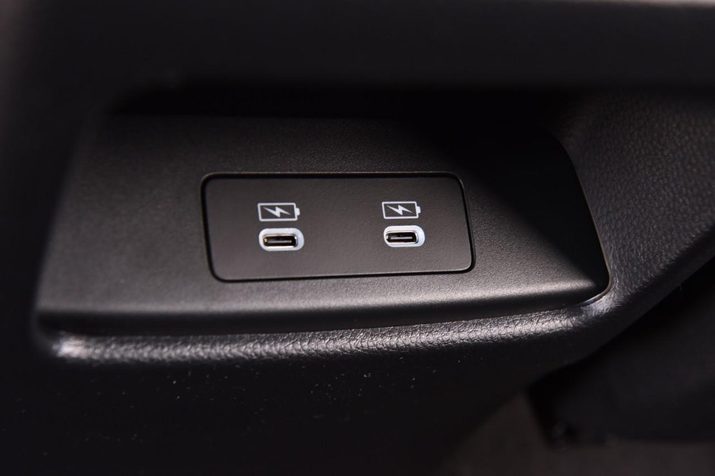 Honda CR-V Hybrid Vehicle Image 27