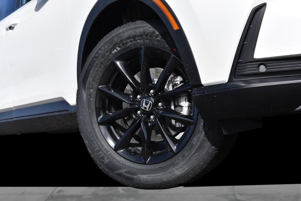 Honda CR-V Hybrid Vehicle Image 03