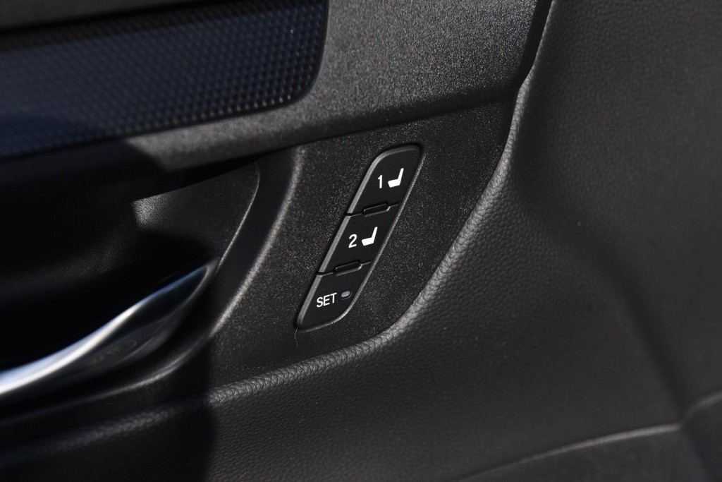 Honda CR-V Hybrid Vehicle Image 09