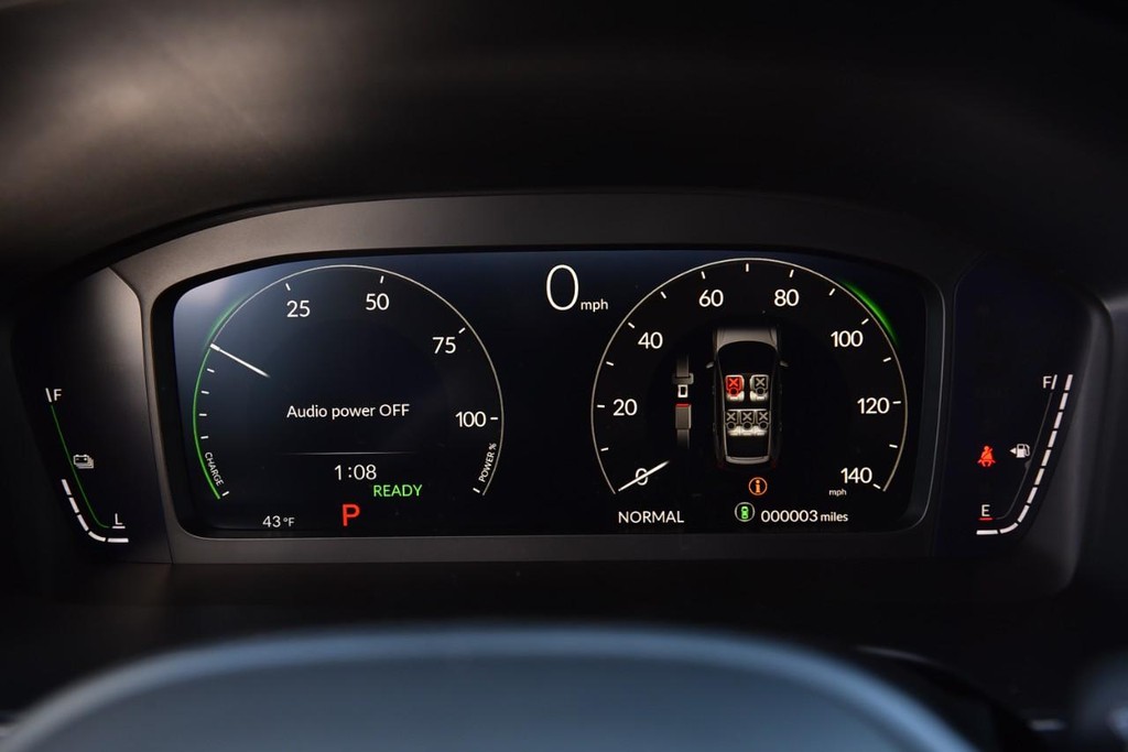 Honda CR-V Hybrid Vehicle Image 12