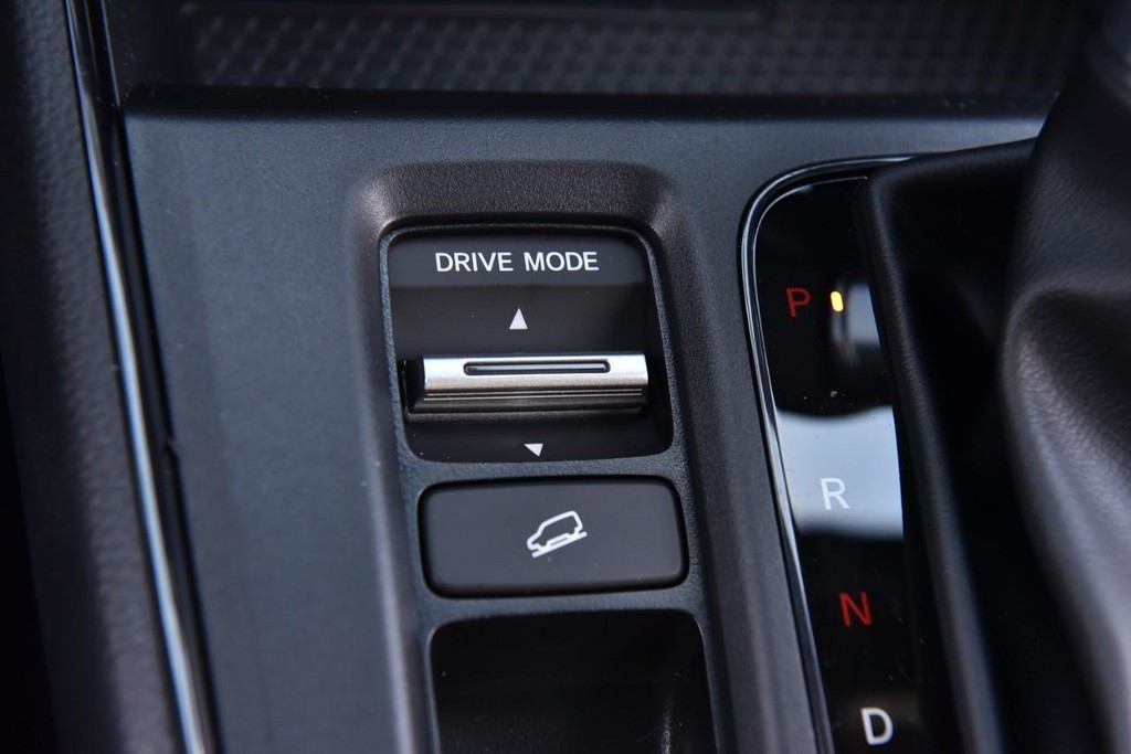 Honda CR-V Hybrid Vehicle Image 19