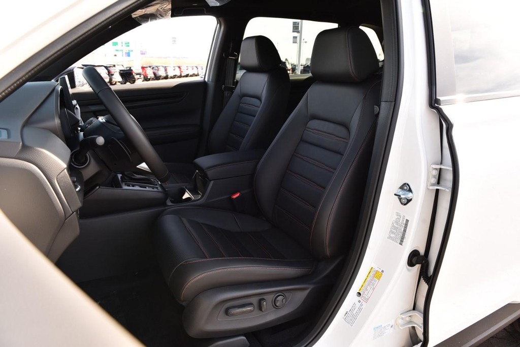 Honda CR-V Hybrid Vehicle Image 22