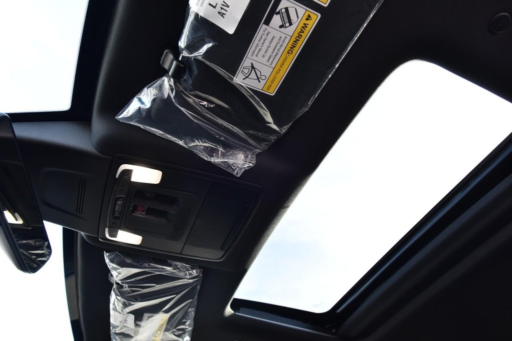 Honda CR-V Hybrid Vehicle Image 24