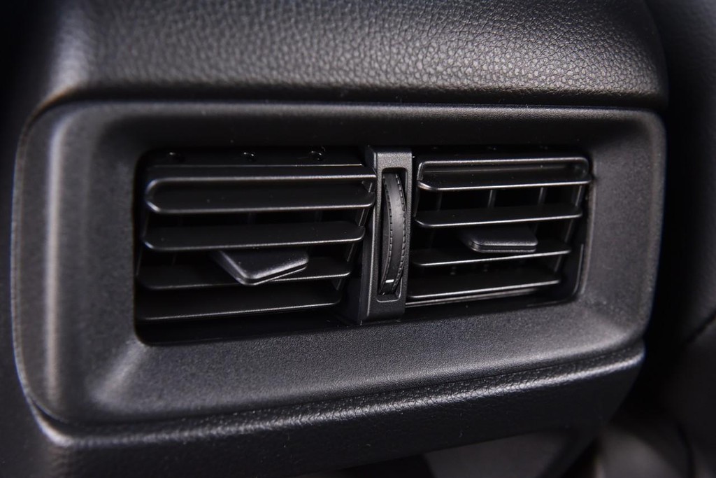 Honda CR-V Hybrid Vehicle Image 26