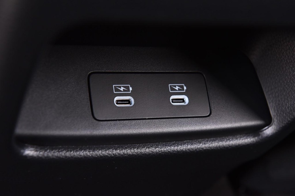 Honda CR-V Hybrid Vehicle Image 27