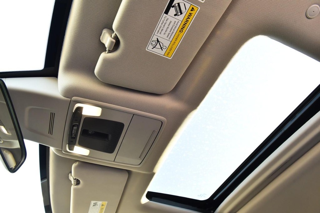 Honda CR-V Vehicle Full-screen Gallery Image 22