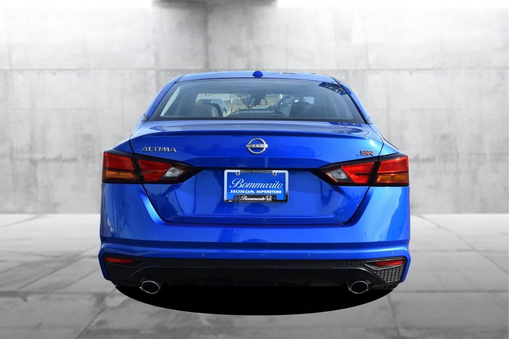 Nissan Altima Vehicle Image 06