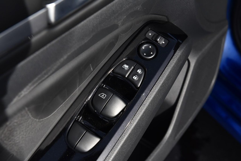 Nissan Altima Vehicle Image 08