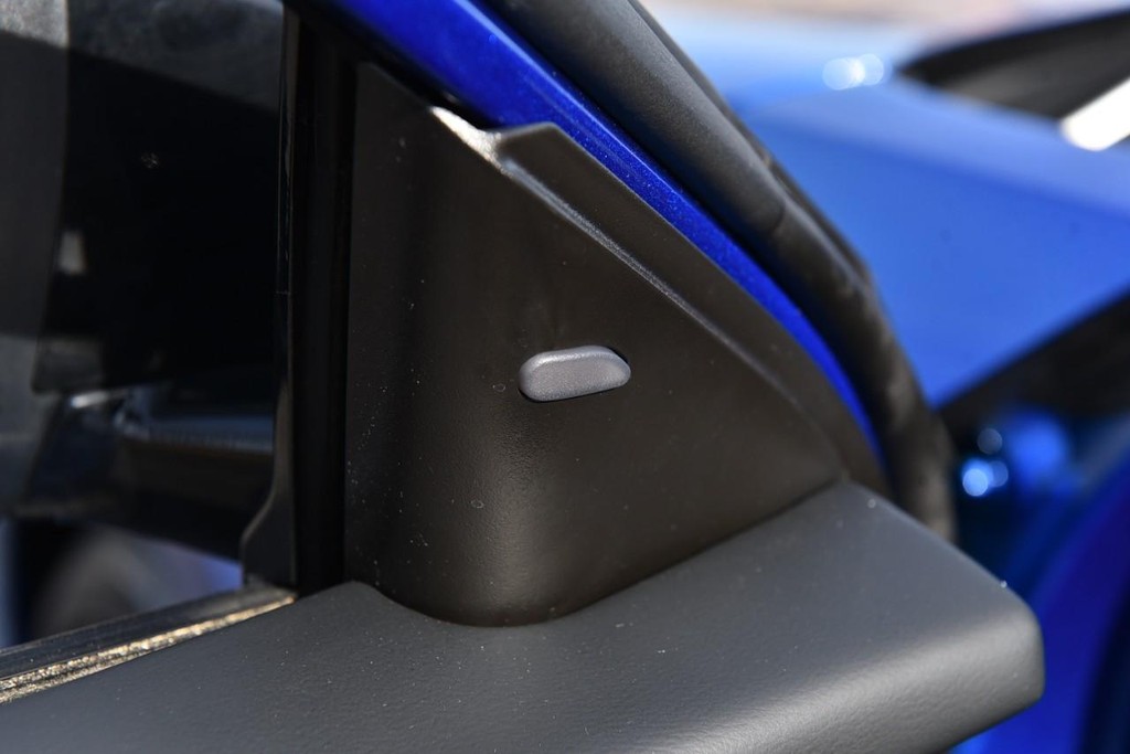 Nissan Altima Vehicle Image 09