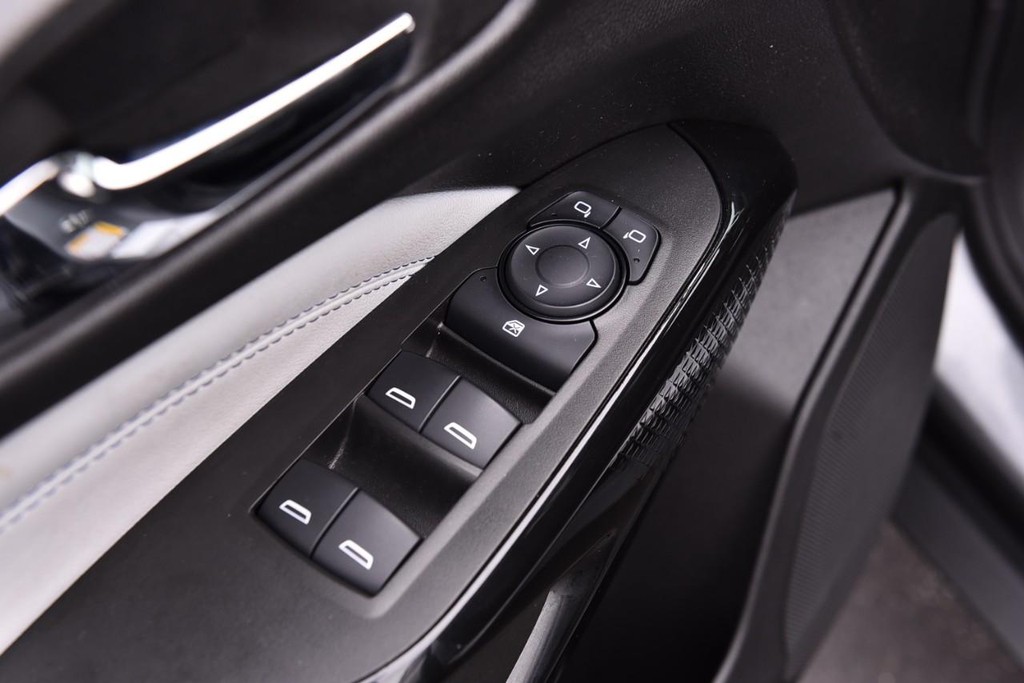 Chevrolet Trax Vehicle Image 08