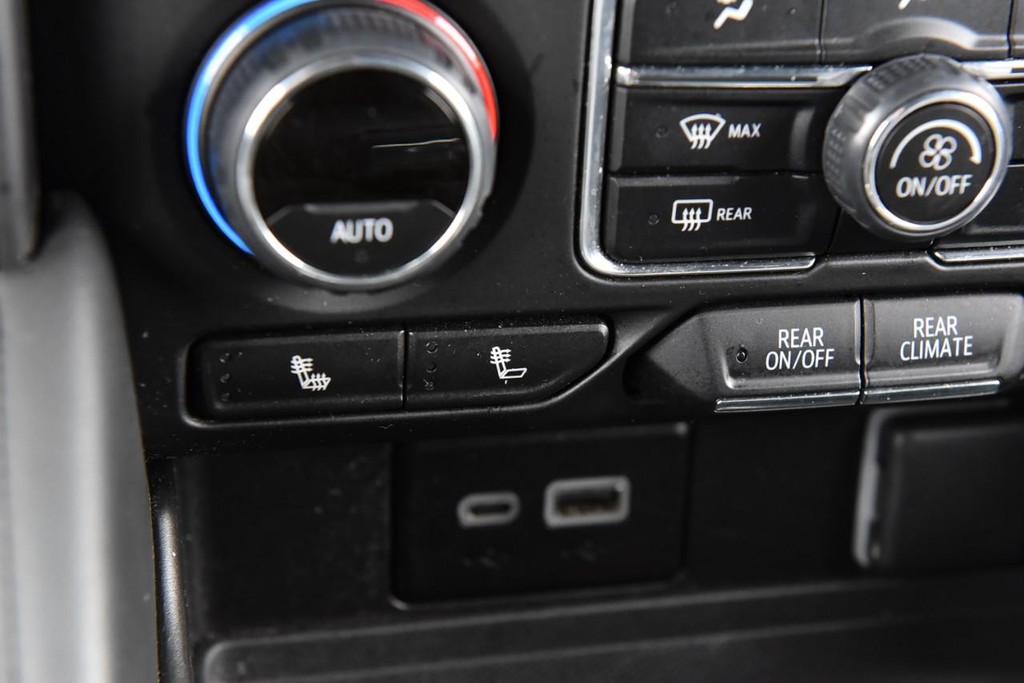 Chevrolet Tahoe Vehicle Image 16