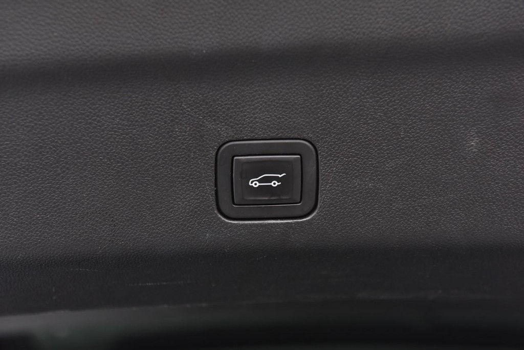 Chevrolet Tahoe Vehicle Image 25