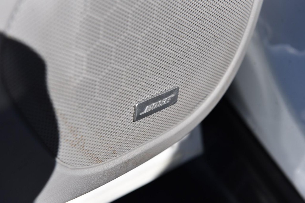 GMC Acadia Vehicle Full-screen Gallery Image 10