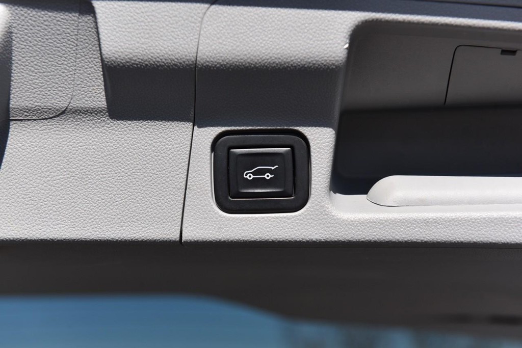 GMC Acadia Vehicle Full-screen Gallery Image 28