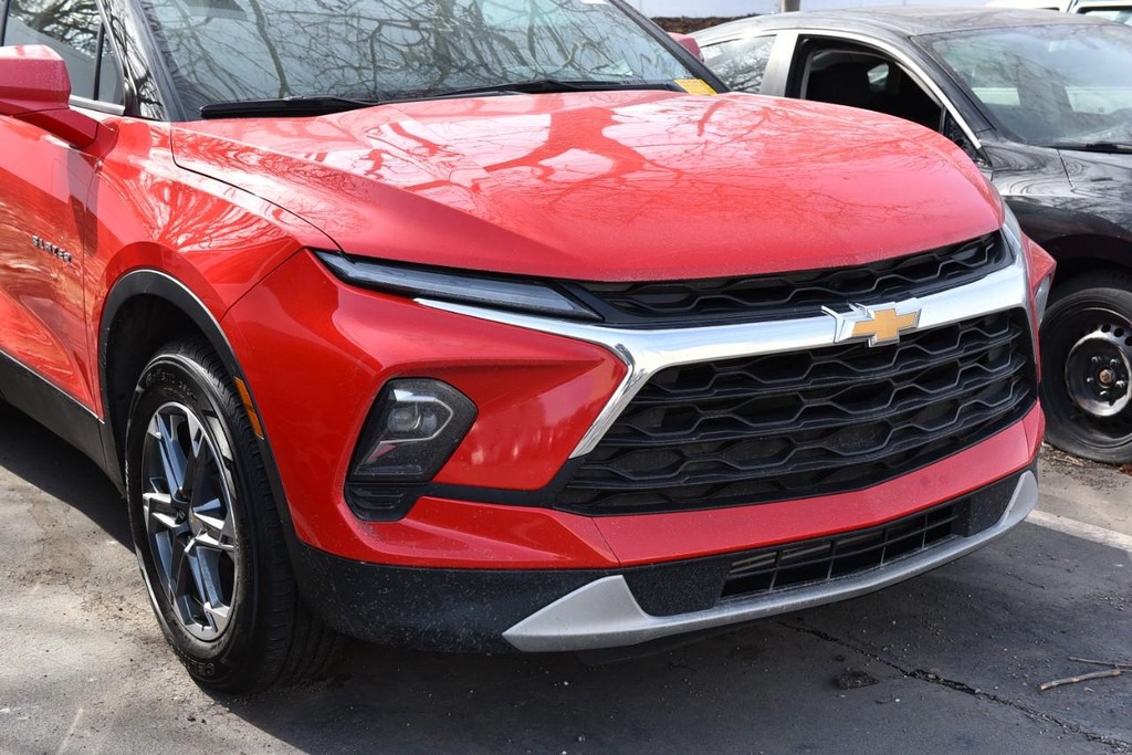 Chevrolet Blazer Vehicle Full-screen Gallery Image 02