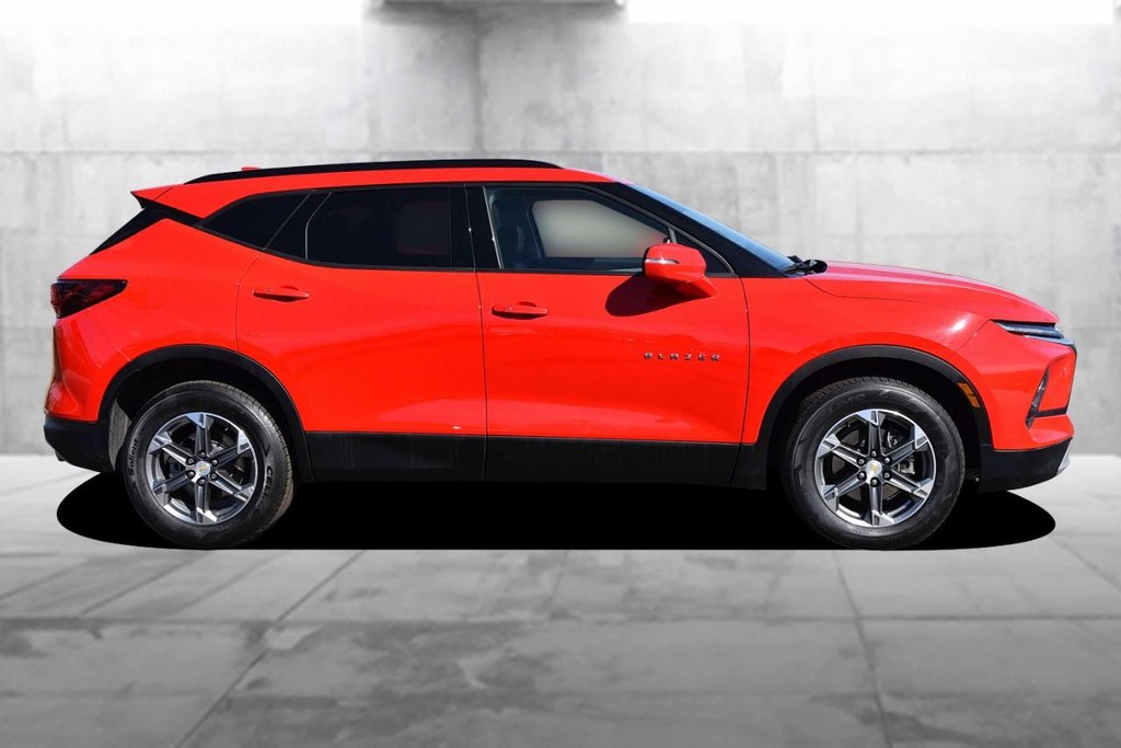 Chevrolet Blazer Vehicle Image 05