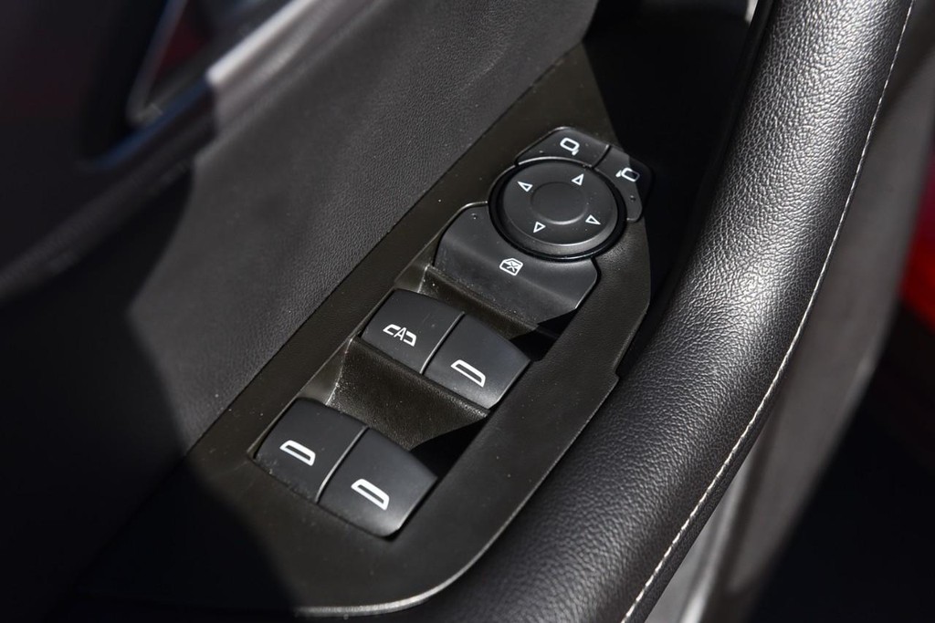 Chevrolet Blazer Vehicle Image 08