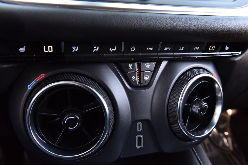 Chevrolet Blazer Vehicle Image 16