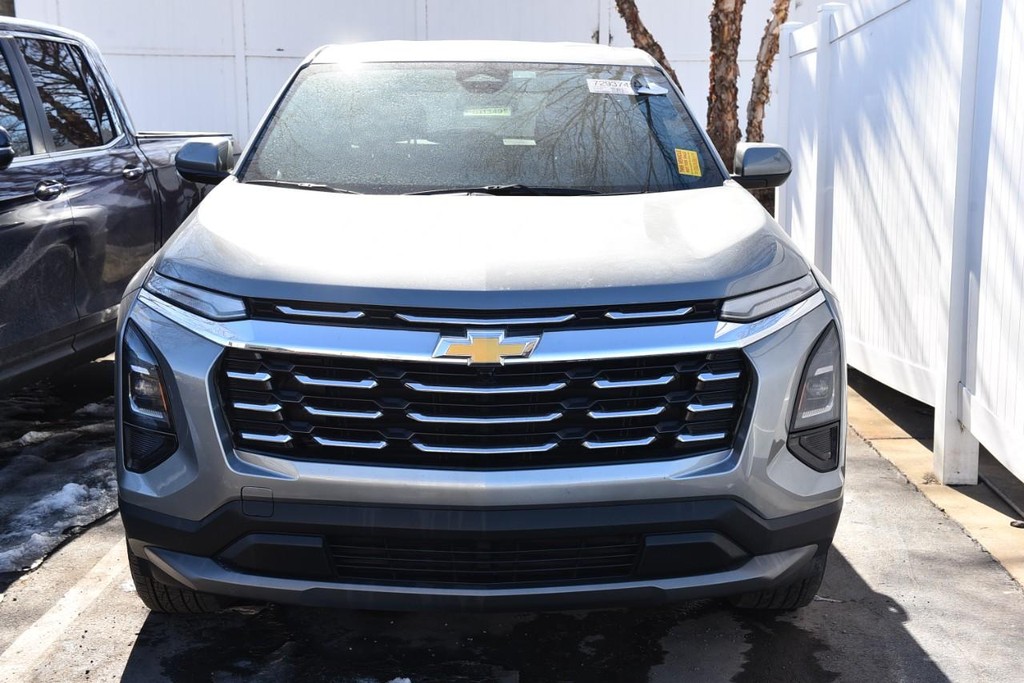 Chevrolet Equinox Vehicle Full-screen Gallery Image 03