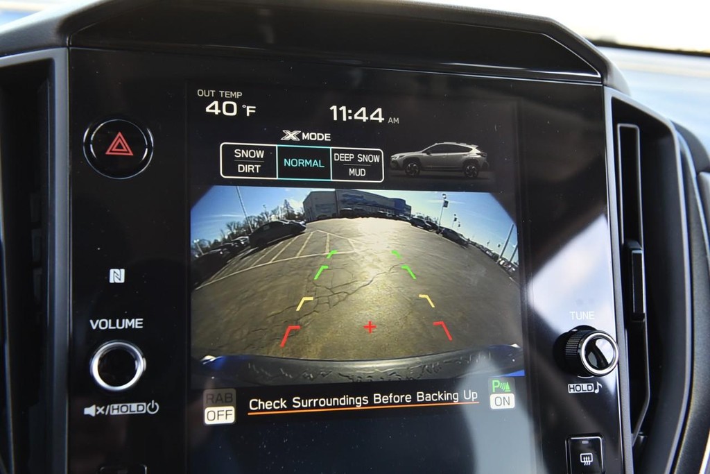 Subaru Crosstrek Vehicle Full-screen Gallery Image 12