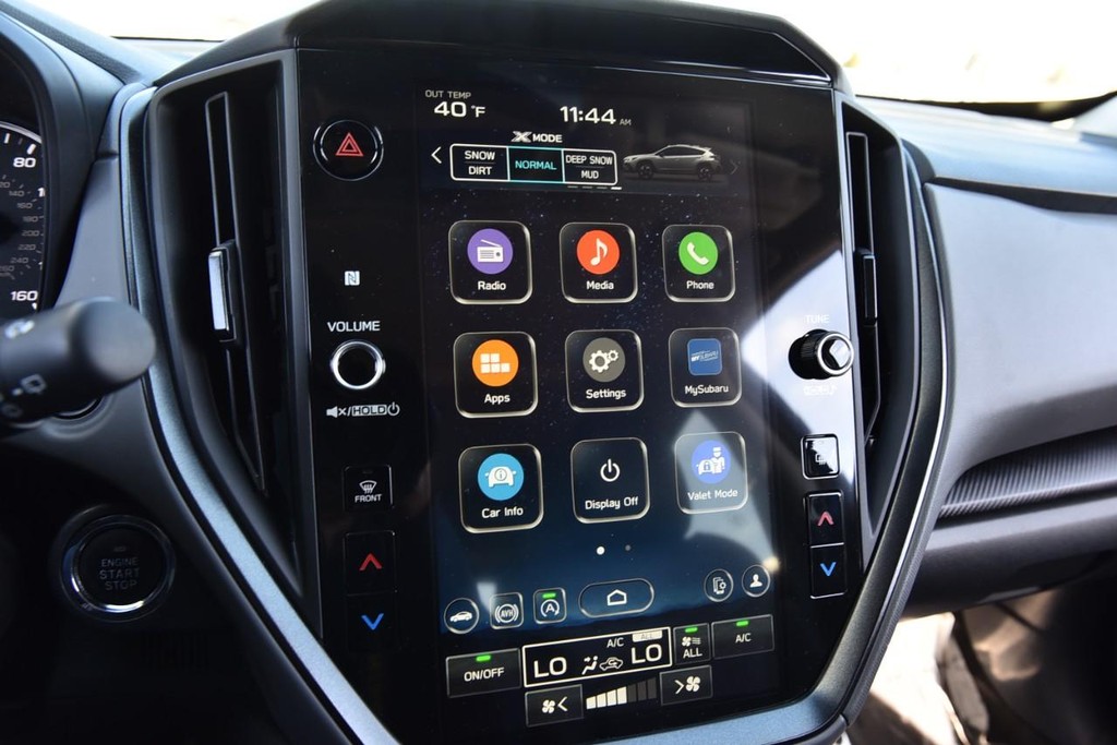 Subaru Crosstrek Vehicle Full-screen Gallery Image 13