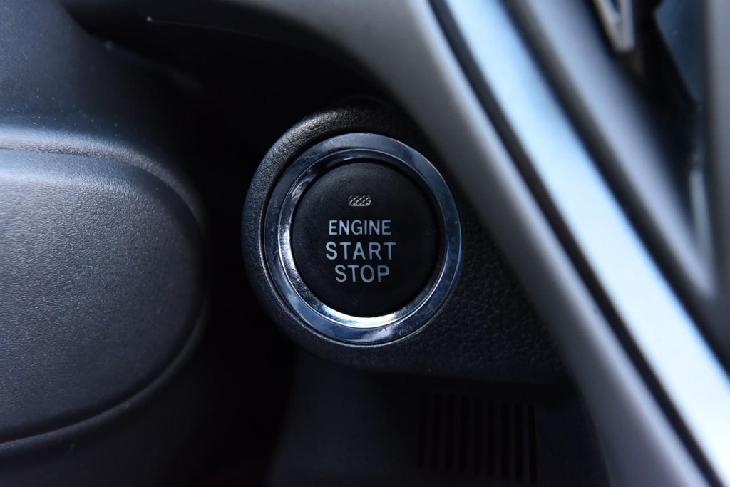 Subaru Crosstrek Vehicle Full-screen Gallery Image 14