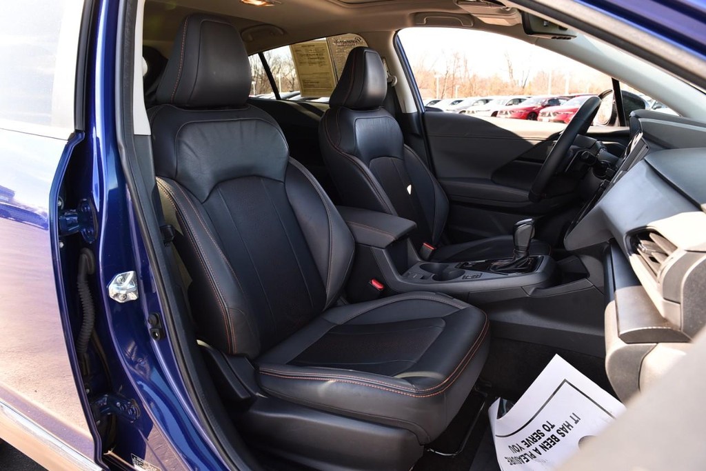 Subaru Crosstrek Vehicle Full-screen Gallery Image 19