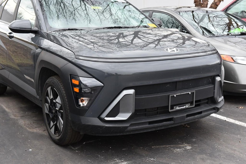 Hyundai Kona Vehicle Image 02