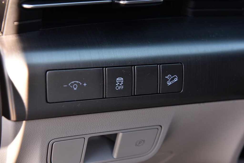 Hyundai Kona Vehicle Full-screen Gallery Image 10