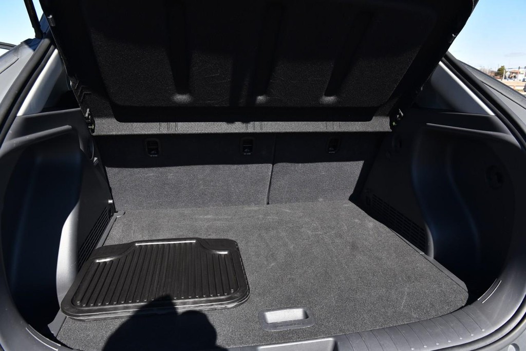 Hyundai Kona Vehicle Full-screen Gallery Image 24