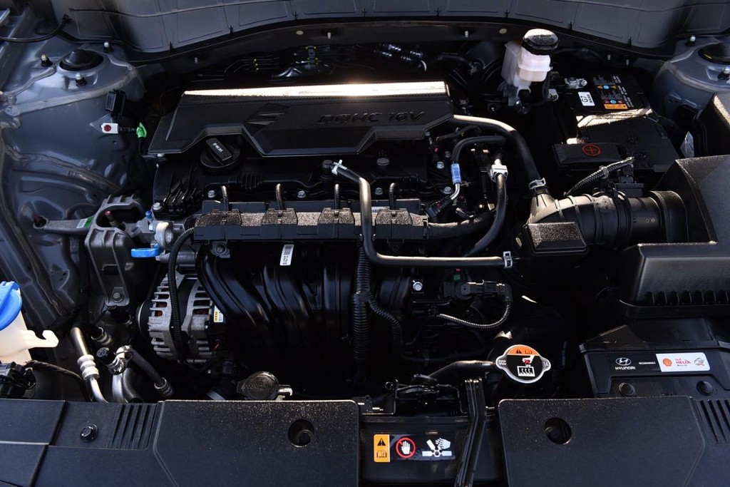 Hyundai Kona Vehicle Full-screen Gallery Image 25